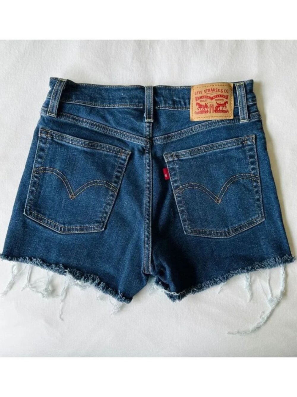 LEVI’S 501 Raw Hem Denim Shorts - Picture 3 of 8